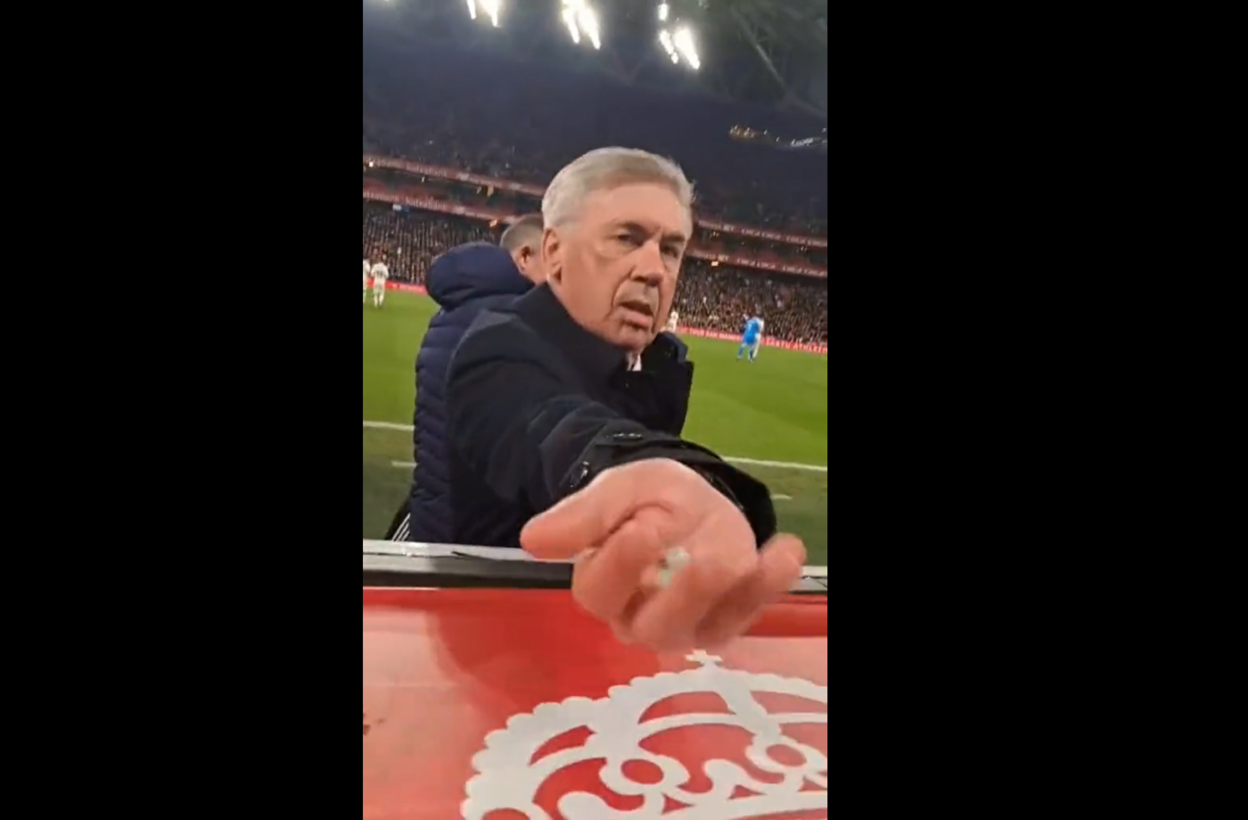 Un suporter i-a cerut lui Carlo Ancelotti o gumă de mestecat: reacția antrenorului de la Real Madrid a cucerit toată Spania | VIDEO