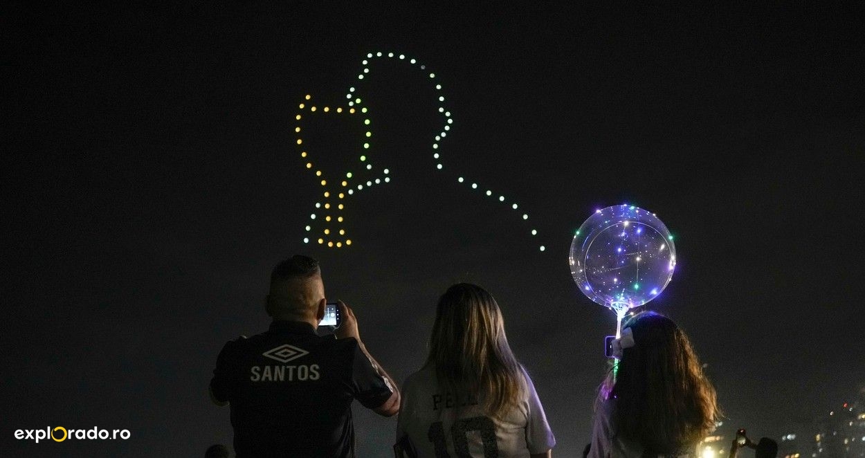 Moment special pe cerul din Santos, orașul natal al lui Pele. 80 de drone au creat un spectacol de lumini unic în lume, în memoria legendei braziliene | VIDEO