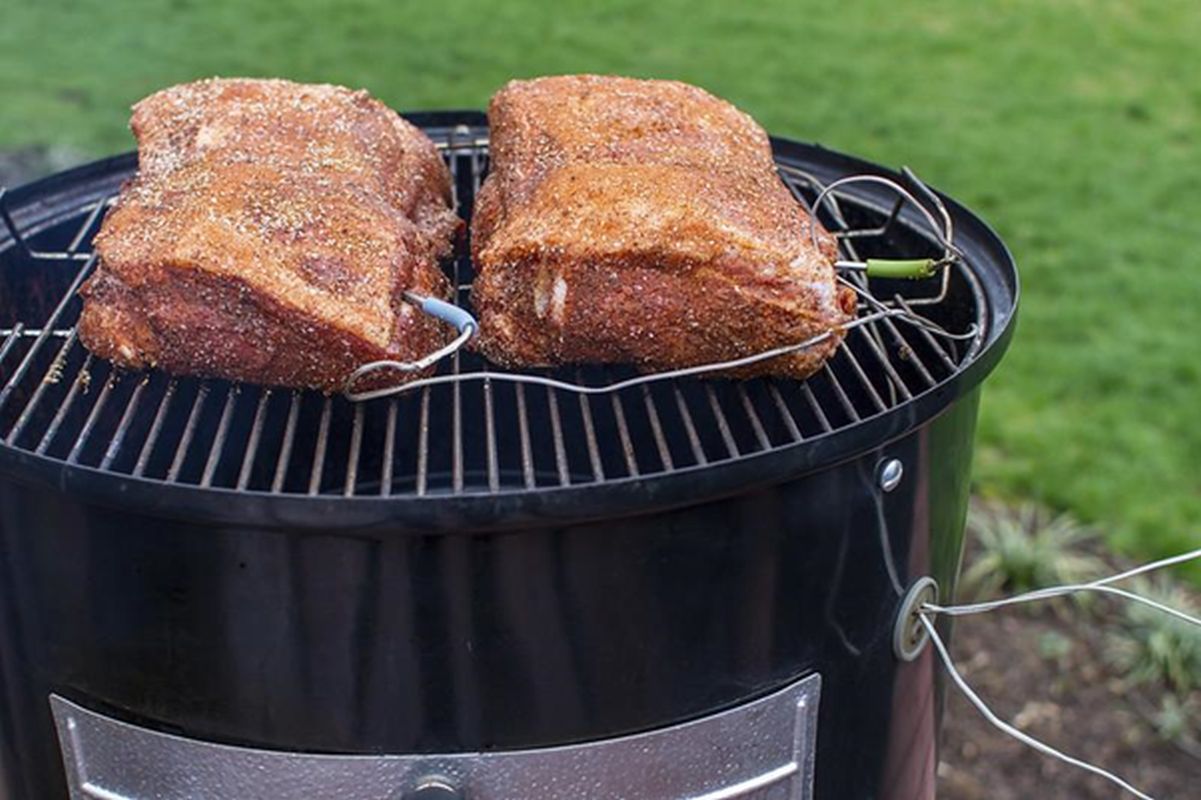 (P) Învață cum să gătești un mușchi de porc delicios și suculent pe grătarul de acasă