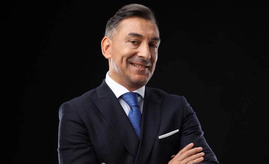 Ilie Dumitrescu, elegant și la cumpărături! Cum se poartă Mister atunci când se aprovizionează de la supermarket | FOTO EXCLUSIV