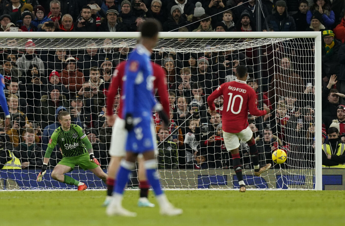 Căutăm cele mai bune cote pentru Manchester United – Charlton și Newcastle – Leicester, sferturi de finală în EFL Cup (P)