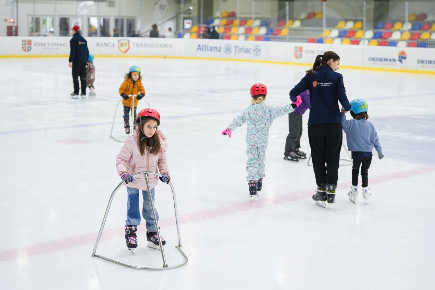 Inițiere pentru 150 de copii la Patinoarul Allianz-Țiriac Arena din Otopeni! „Se pun bazele unui mod de viață sănătos și activ”. Ce mesaj a primit Eduard Pană de la părinți | VIDEO