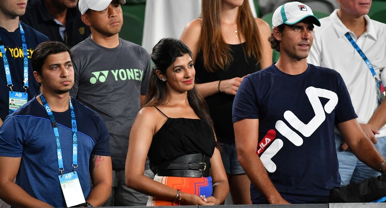 „Cea mai frumoasă femeie pe care am văzut-o vreodată!” Soția unui tenismen cunoscut a atras toate privirile în tribune la Australian Open | FOTO