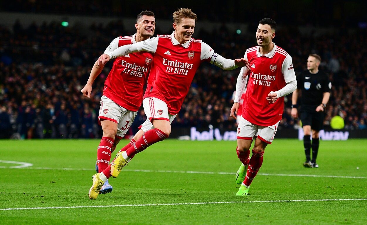 Arsenal, cu o mână pe titlu! „Tunarii” au învins-o pe Tottenham în derby-ul de Nord al Londrei și s-au desprins în fruntea clasamentului
