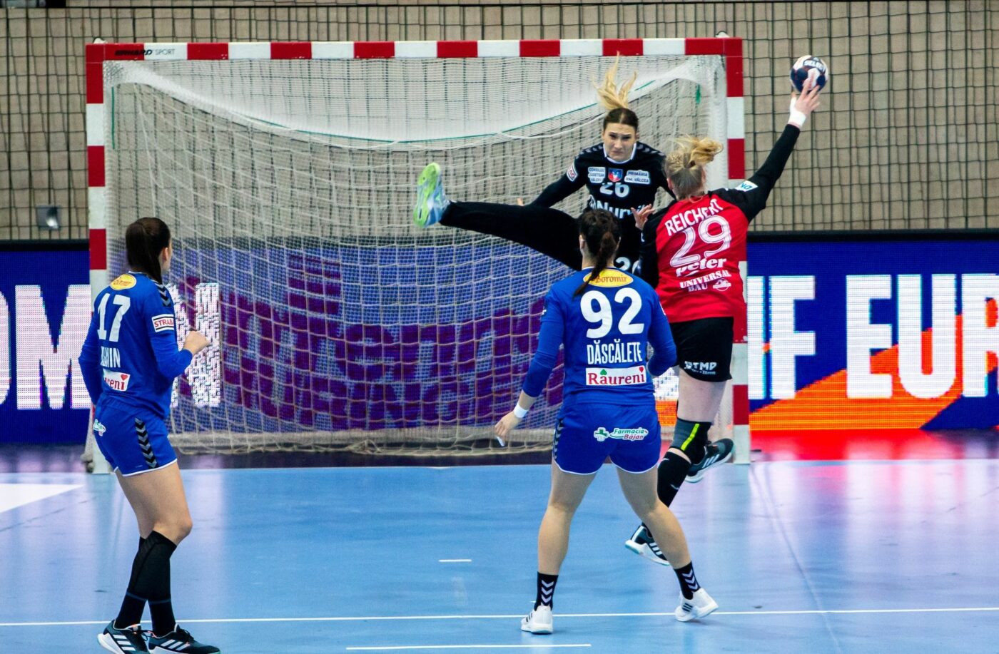 SCM Rm. Vâlcea, nemulțumită de arbitrajul din jocul cu Rapid! „Categoric, am fost dezavantajați”