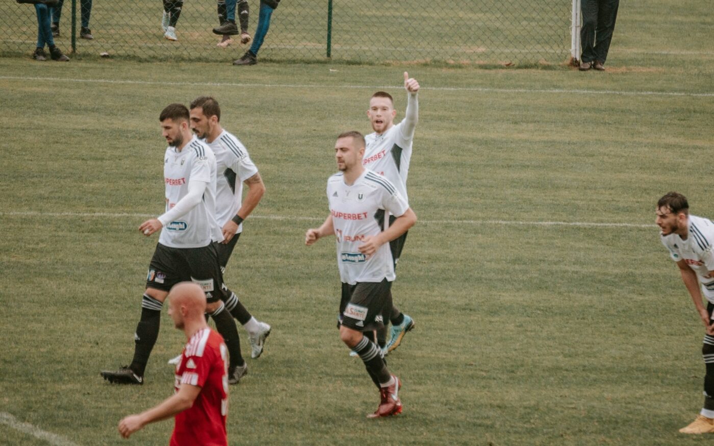 Andrei Miron se impune din start la U Cluj. Sistemul cu care Ioan Ovidiu Sabău își sperie adversarii din Superligă