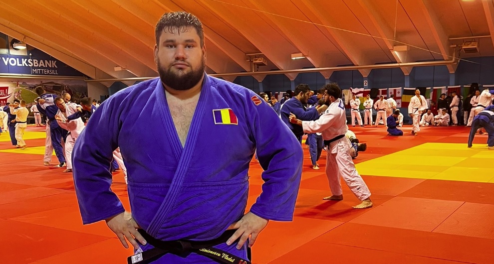 Ocolul Asiei în 45 de zile! Judoka Vlăduț Simionescu va străbate cinci țări asiatice: Mongolia, Taiwan, Coreea de Sud, Japonia și China. Toate sacrificiile pentru visul suprem – Paris 2024. Podium pentru sportivul ieșean, la Taipei Open | SPECIAL