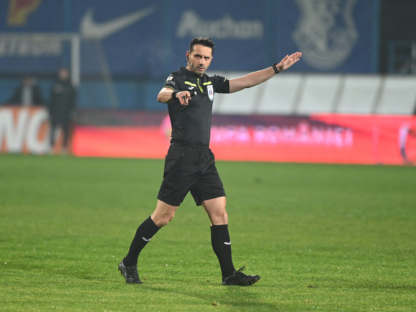 CCA a decis arbitrul pentru meciul CFR Cluj – FCSB! „Clientul” lui Gigi Becali va împărți dreptatea la derby-ul din Gruia. „Arbitrez mai bine decât el!”