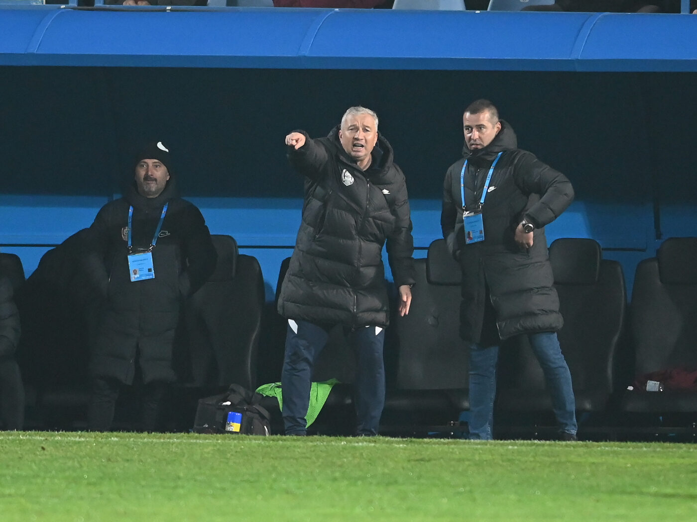CFR Cluj riscă să fie amendată după derby-ul cu FCSB din cauza deciziei luate de Dan Petrescu! Ce regulă a încălcat campioana României