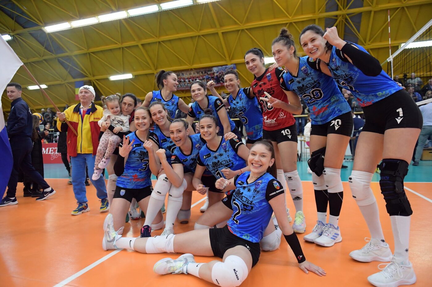 CSM Lugoj s-a calificat în premieră în semifinalele Cupei Challenge la volei 5