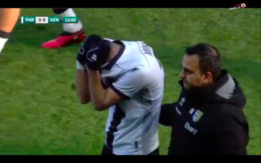 Continuă coșmarul pentru Valentin Mihăilă! Fotbalistul Parmei s-a accidentat în duelul cu Genoa și a ieșit în lacrimi de pe teren. „Nu mai suportă!”