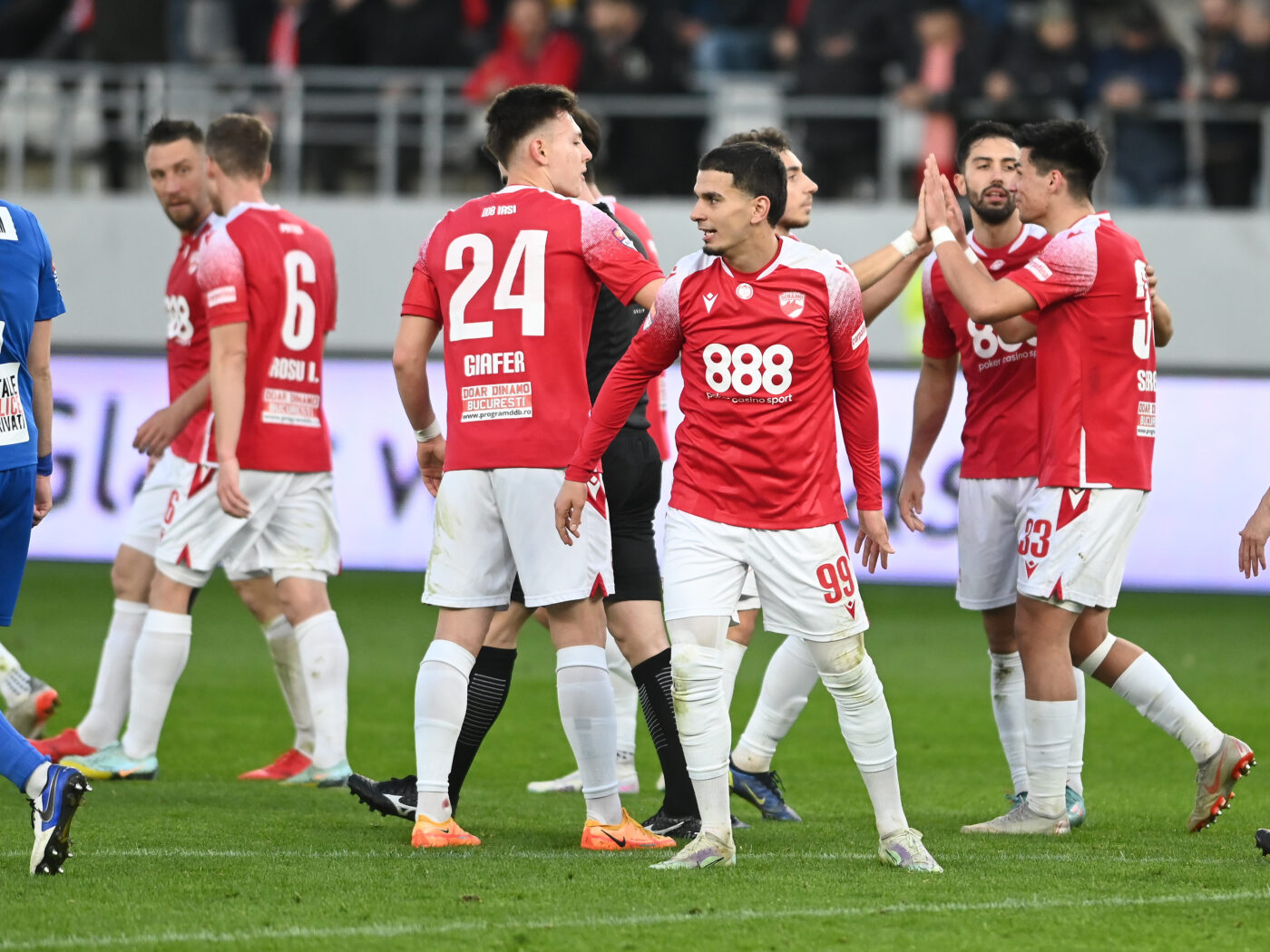 Burcă a început curățenia la Dinamo! Încă un fotbalist a fost „executat”