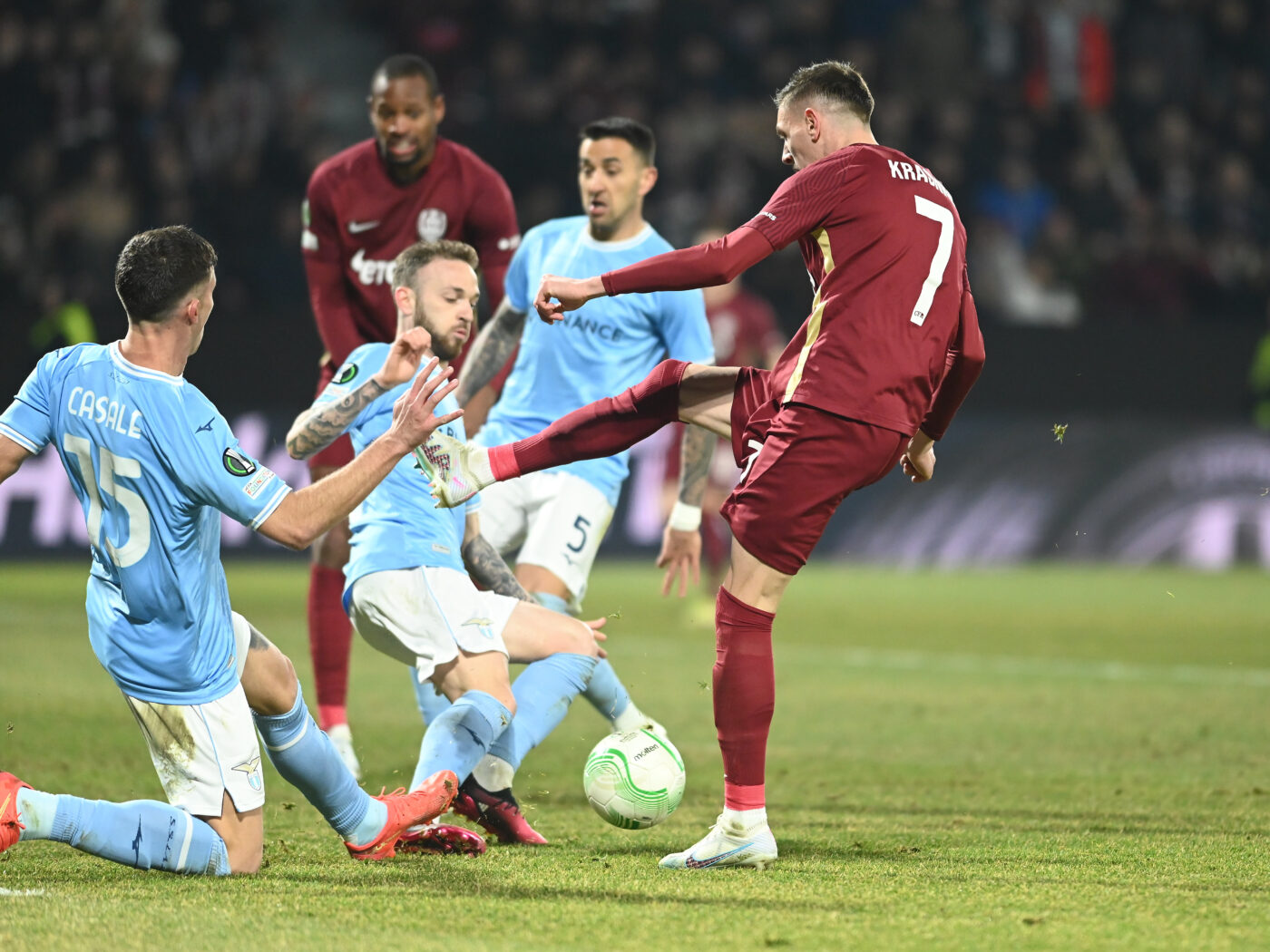 Dan Petrescu s-a îndrăgostit de Krasniqi: „Poate să joace oriunde, fără probleme! Dacă dădea gol, azi pleca. Nu îl mai antrenez mult, două-trei luni”