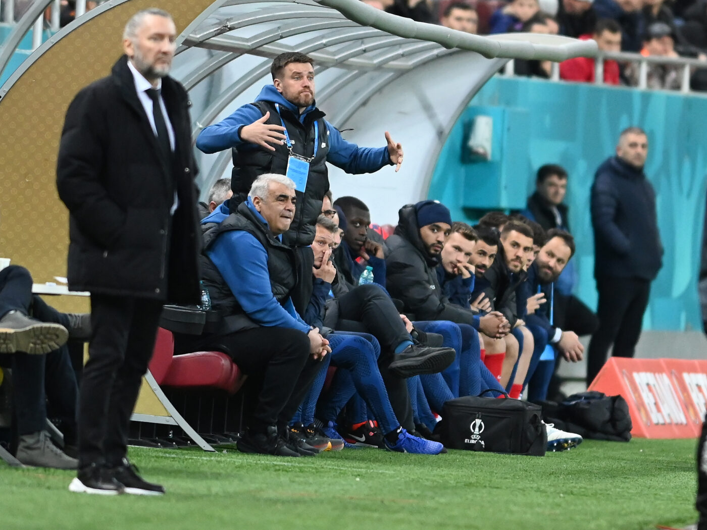Gigi Becali a găsit înlocuitor pentru Mihai Pintilii, care să stea pe banca lui FCSB. Soluția vine chiar din conducerea clubului