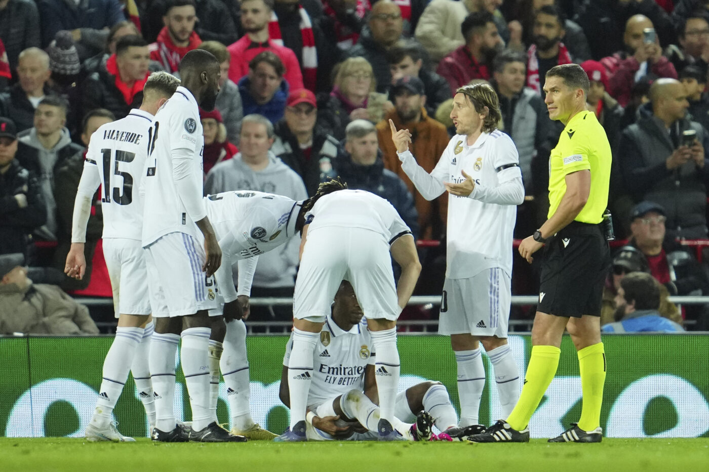 Povestea fabuloasă a primilor arbitri români pentru Real Madrid: în tur, maistrul de la fabrica de încălțăminte, la retur, fostul contabil de la fabrica de textile! “Era doxă, vârful generației!” | EXCLUSIV