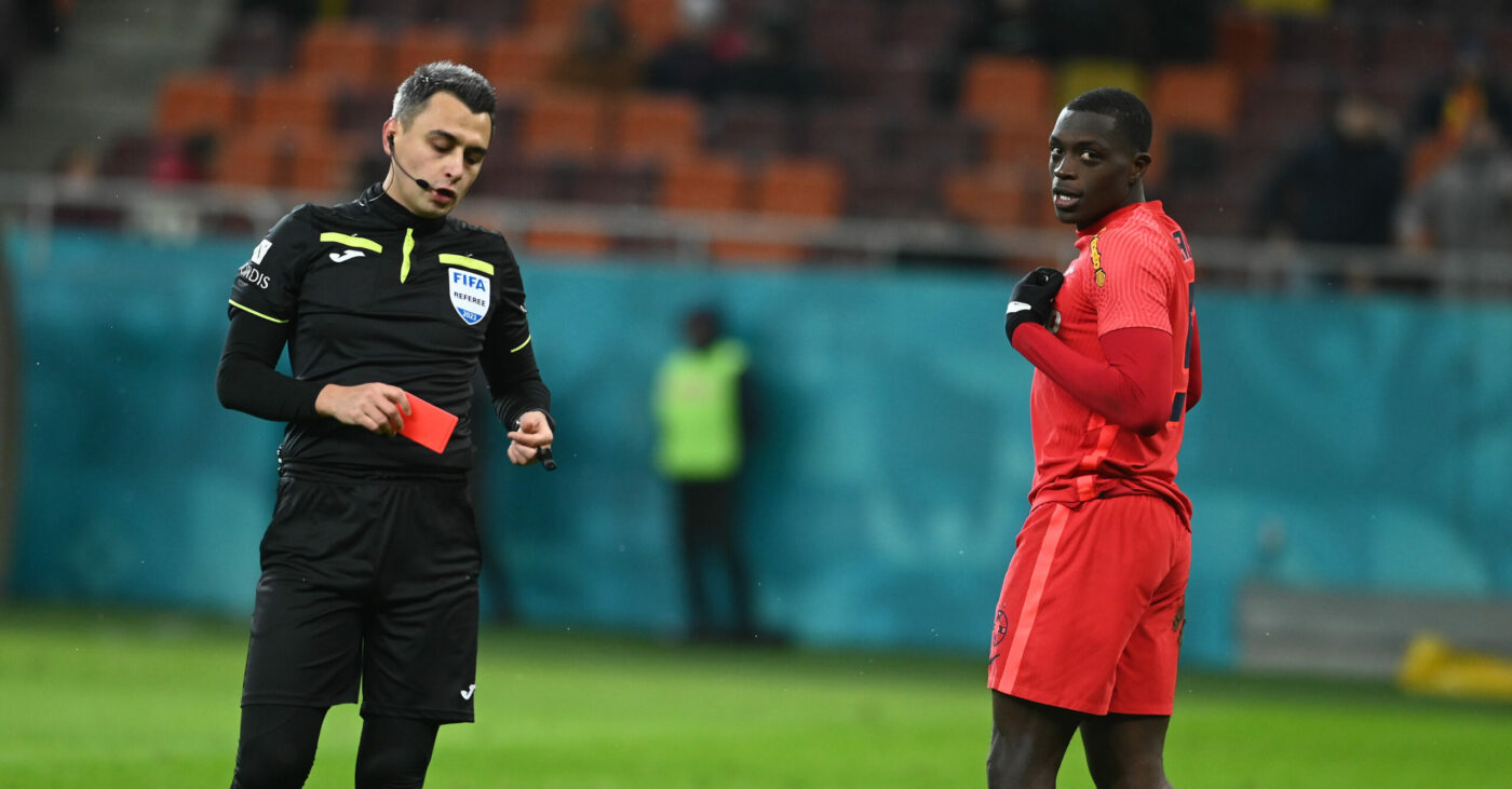 Joyskim Dawa, făcut praf după o nouă prestație slabă în tricoul lui FCSB: „Ce caută acolo, pentru ce? Și la golul ăla greșește”