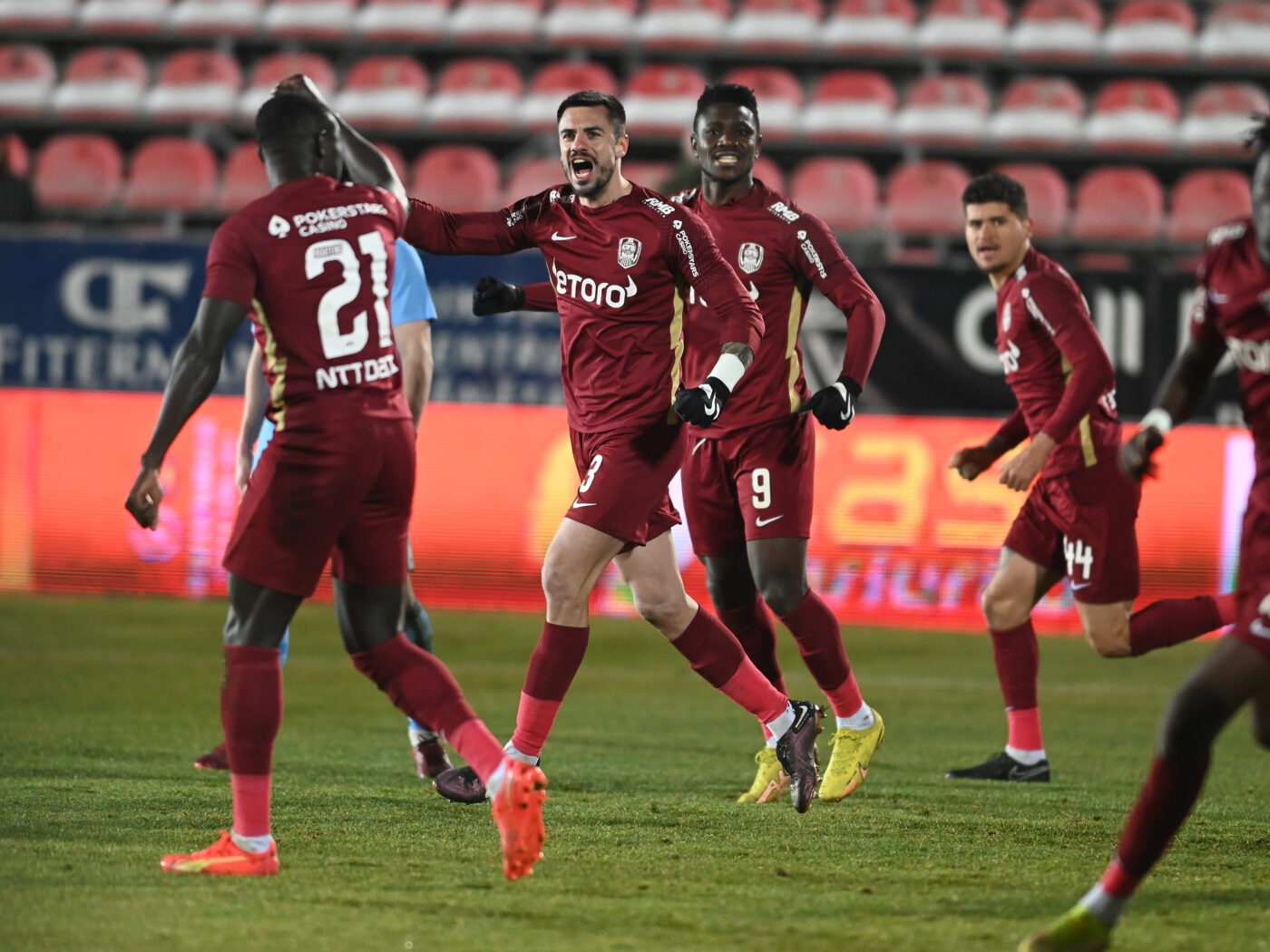 Fotbalistul „dat dispărut” de CFR Cluj nu a mai găsit drumul spre casă, însă și-a găsit o nouă echipă! Ce face acum fostul atacant al campioanei României