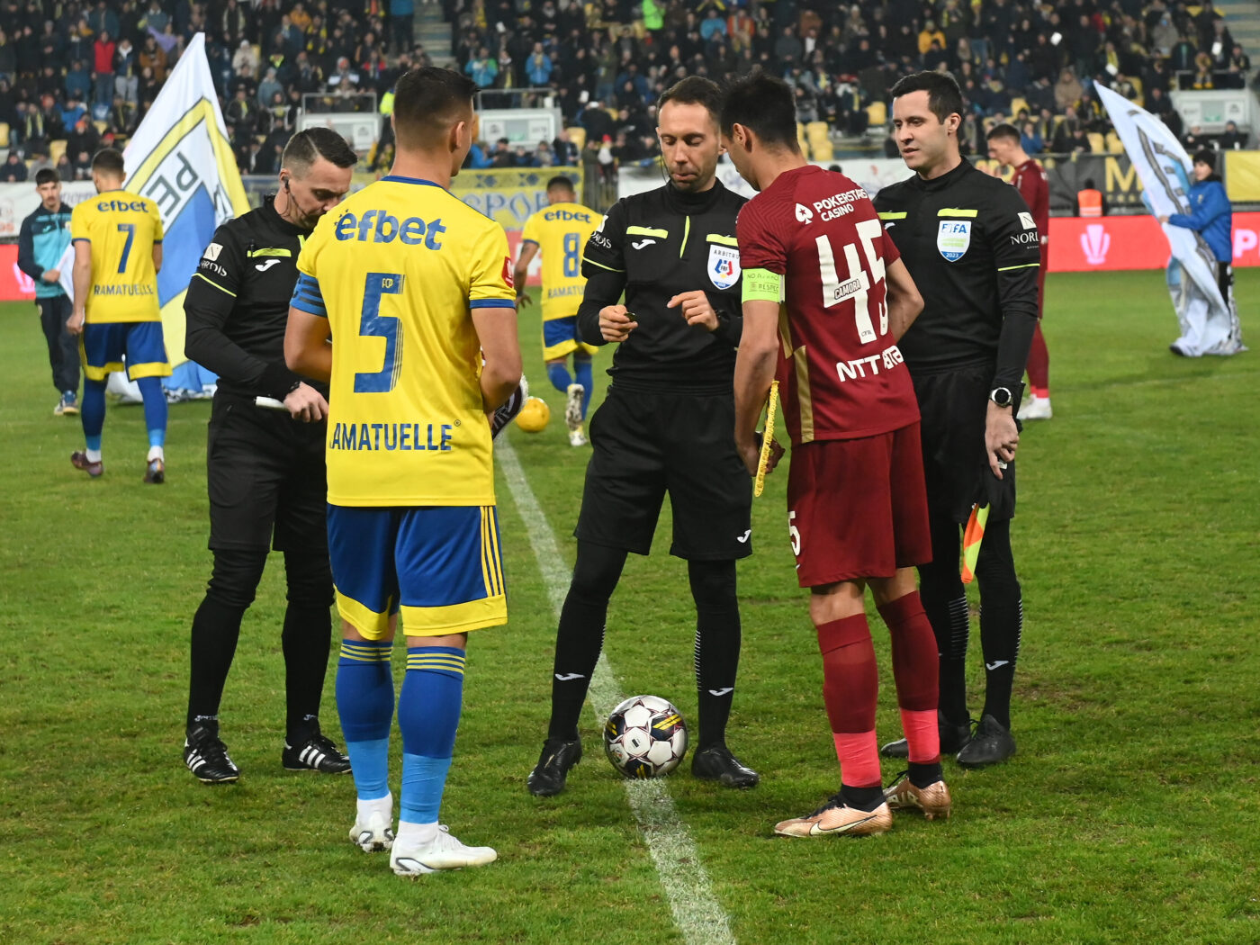 Centralul care nu l-a ascultat pe Ovidiu Hațegan a comis o mare eroare de arbitraj: „Nu ai să vezi așa ceva în campionatele mari”