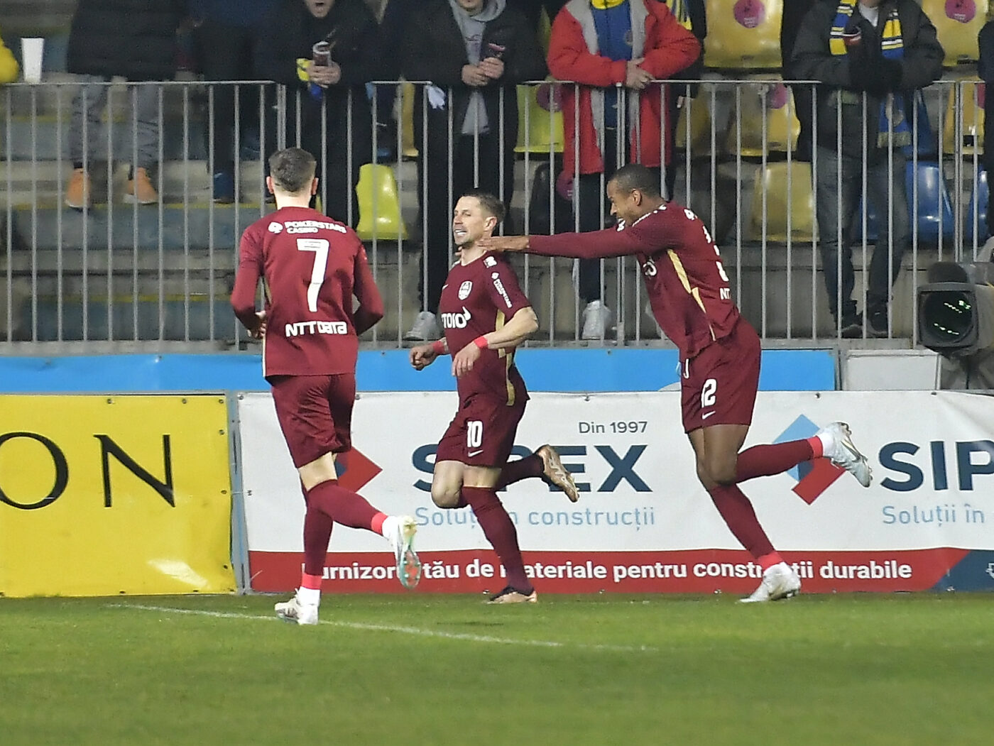 Ciprian Deac le răspunde contestatarilor după ce a marcat în Petrolul – CFR Cluj: „De trei ani, aud din tribună: «Pensionarule, lasă-te!»”