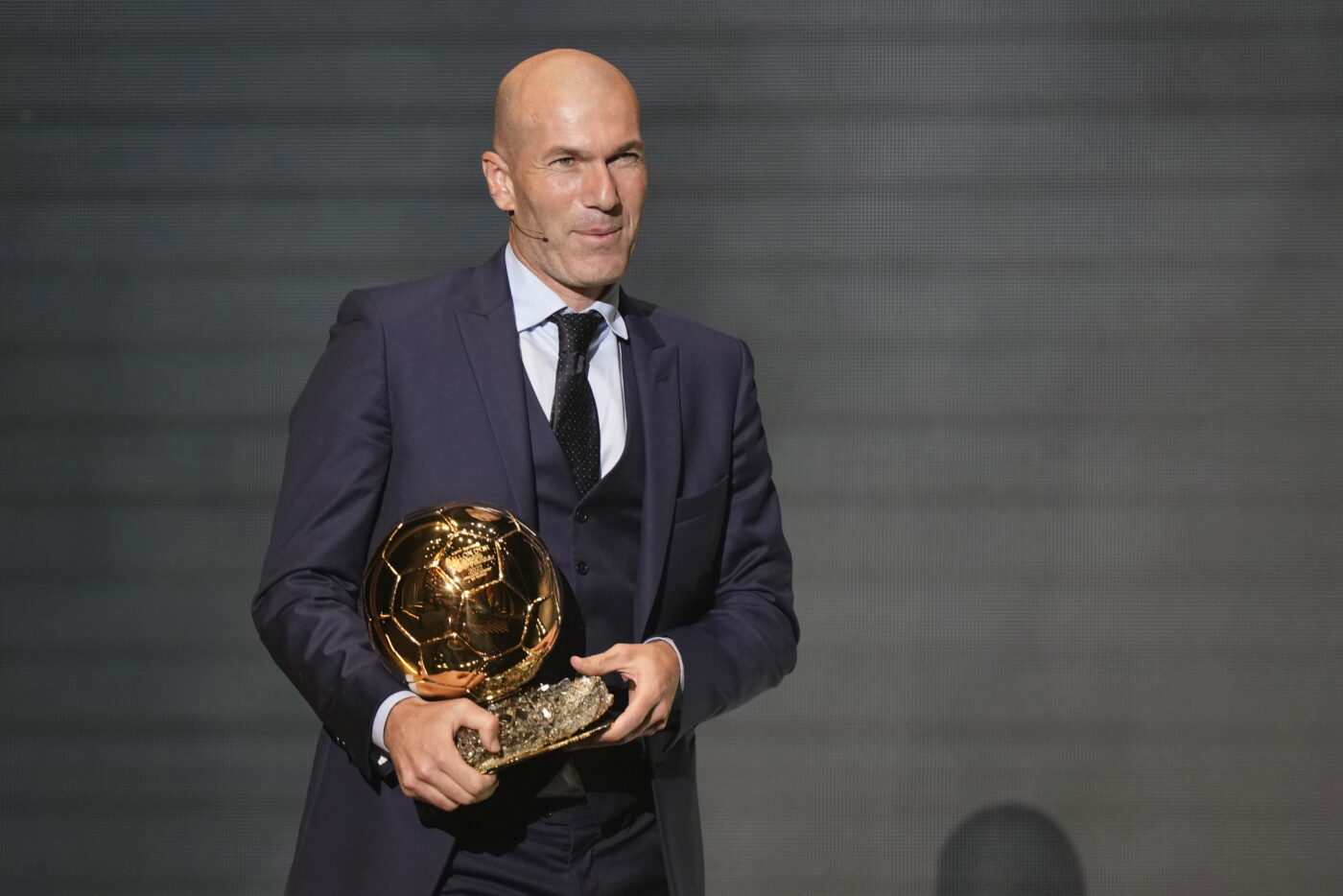 “Dacă mă întâlnesc cu el pe stradă, nu-l recunosc”. Transformare incredibilă a lui Zinedine Zidane, care nu mai antrenează de doi ani | FOTO