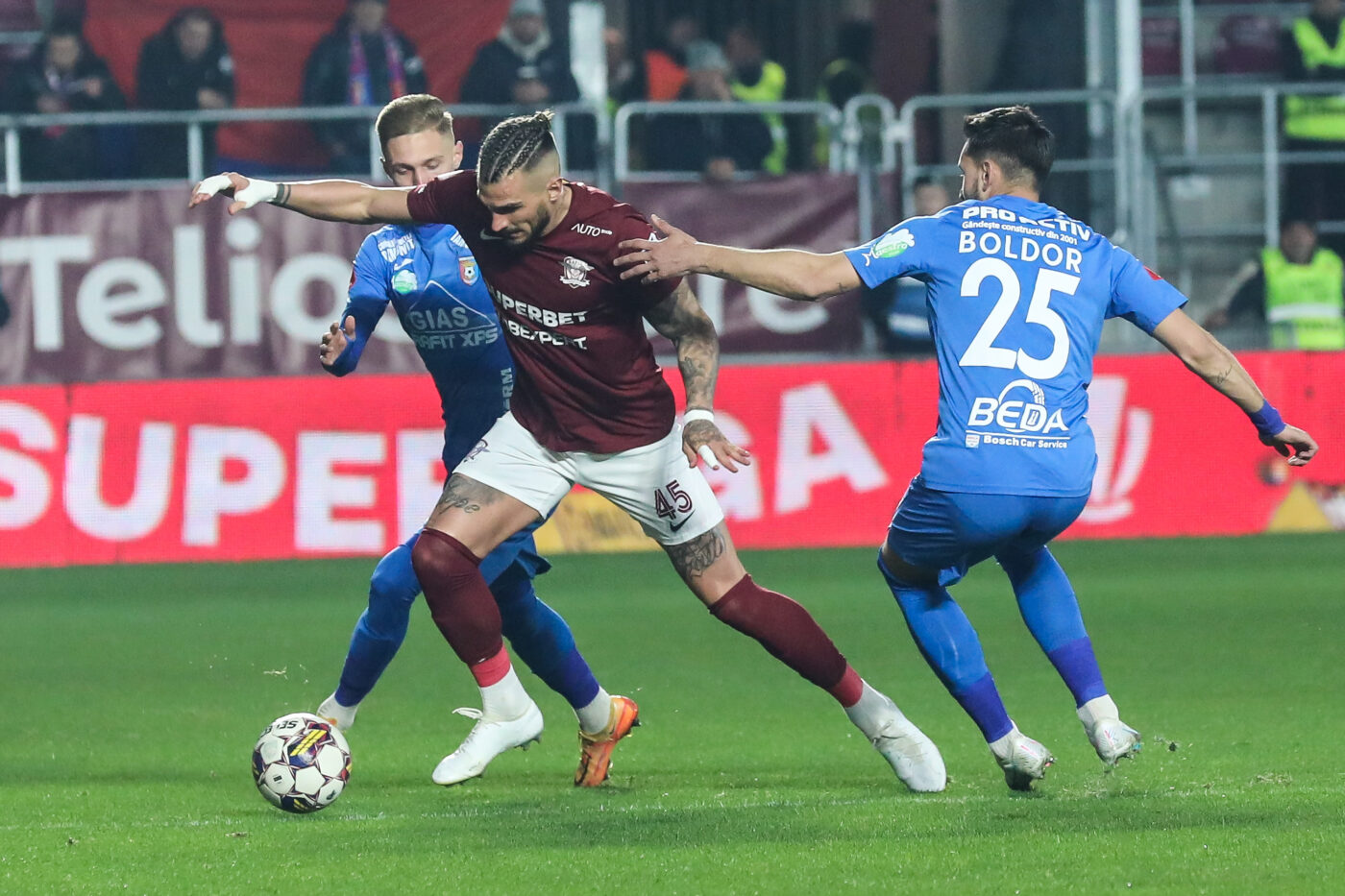 Andrei Chivulete, făcut praf pentru momentul care a deblocat tabela de marcaj în meciul dintre Rapid și Chindia: „E o decizie total greșită! Hai să fim serioși”