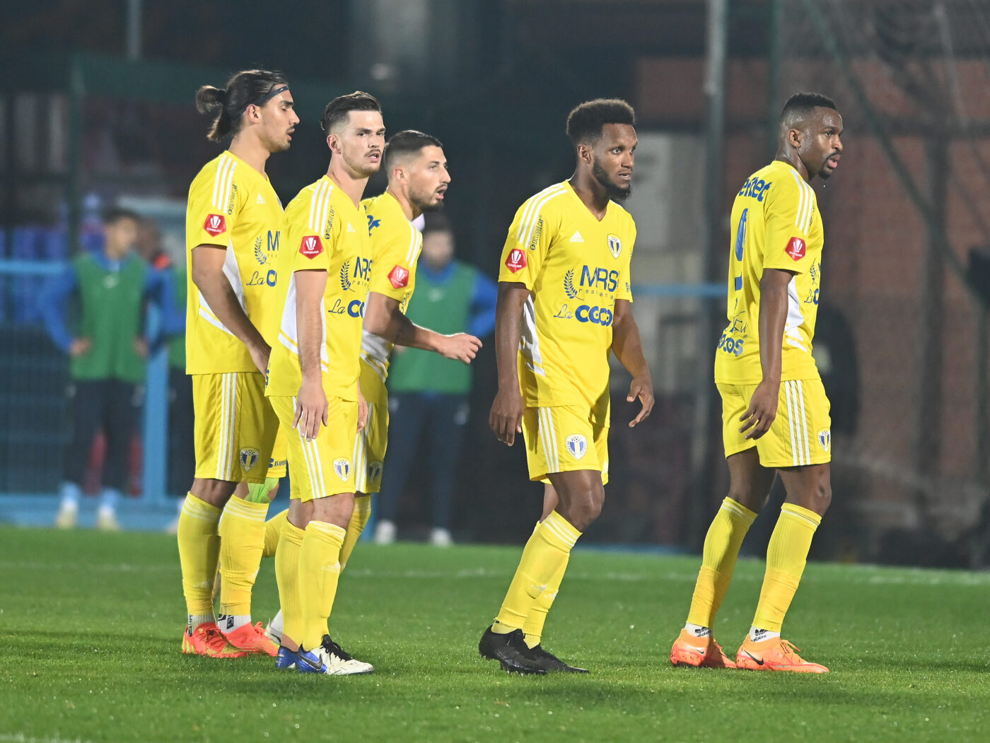 Un jucător din Superliga, șocat de ceea ce a găsit în România. „Înjurături multe, iar femeile cu iubit se uită la alți bărbați!”