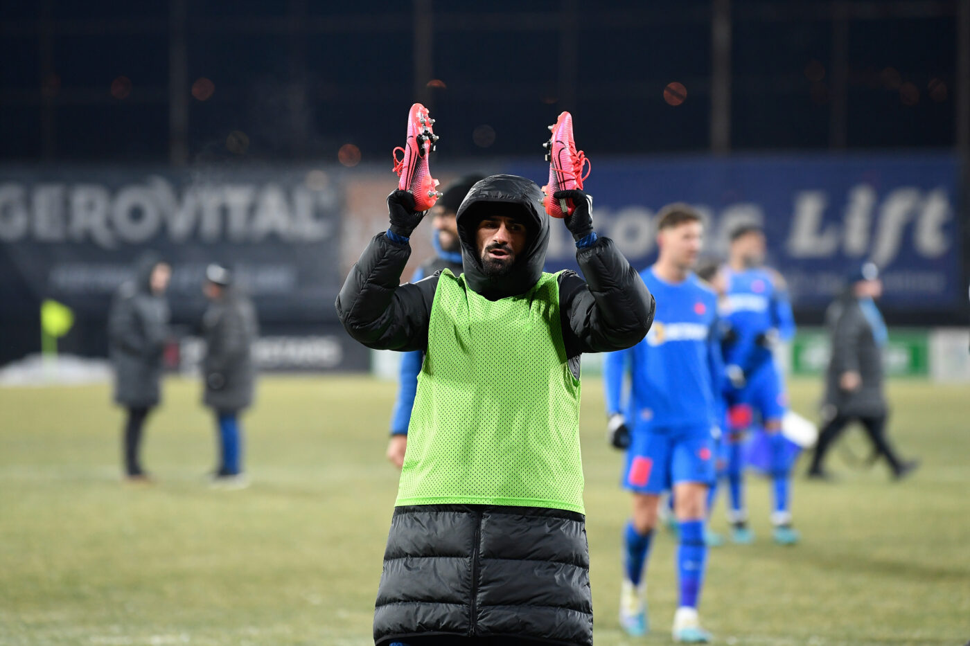 Vali Crețu, copia nereușită a lui Emiliano Martinez! A vrut să-l copieze pe portarul Argentinei la finalul meciului CFR Cluj – FCSB, dar a dat-o în bară | FOTO