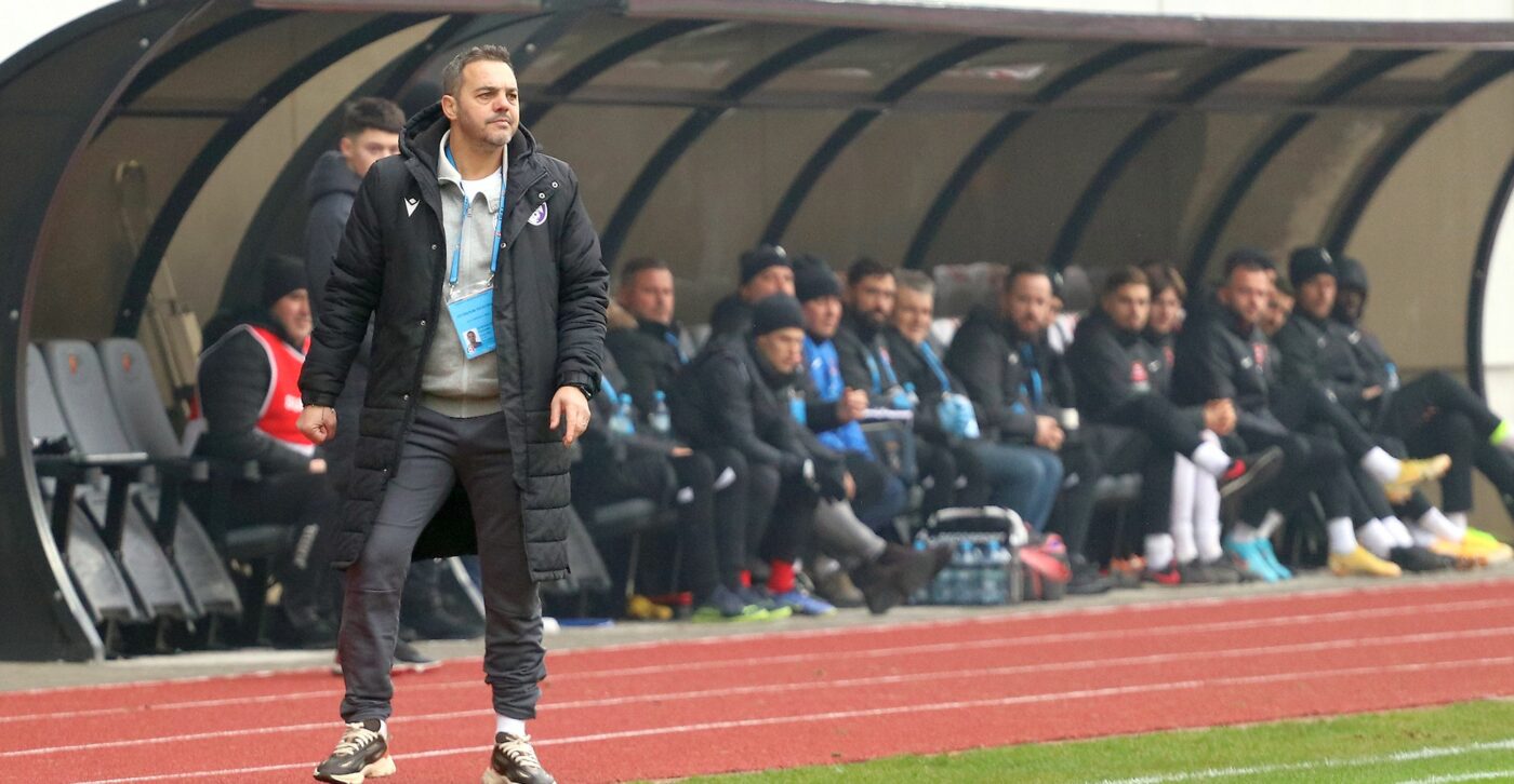 Constantin Schumacher dă vina pe teren după remiza din Hermannstadt – FC Argeș: „Dacă era terenul bun, am mai fi marcat!”