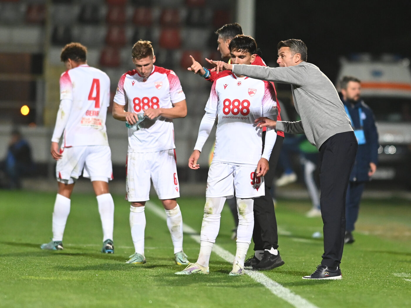 Dezvăluiri despre omul de afaceri care a salvat-o de la faliment pe Dinamo: „Dacă familia ar ști cât cheltuim, în secunda doi ar pune divorț!” | VIDEO EXCLUSIV