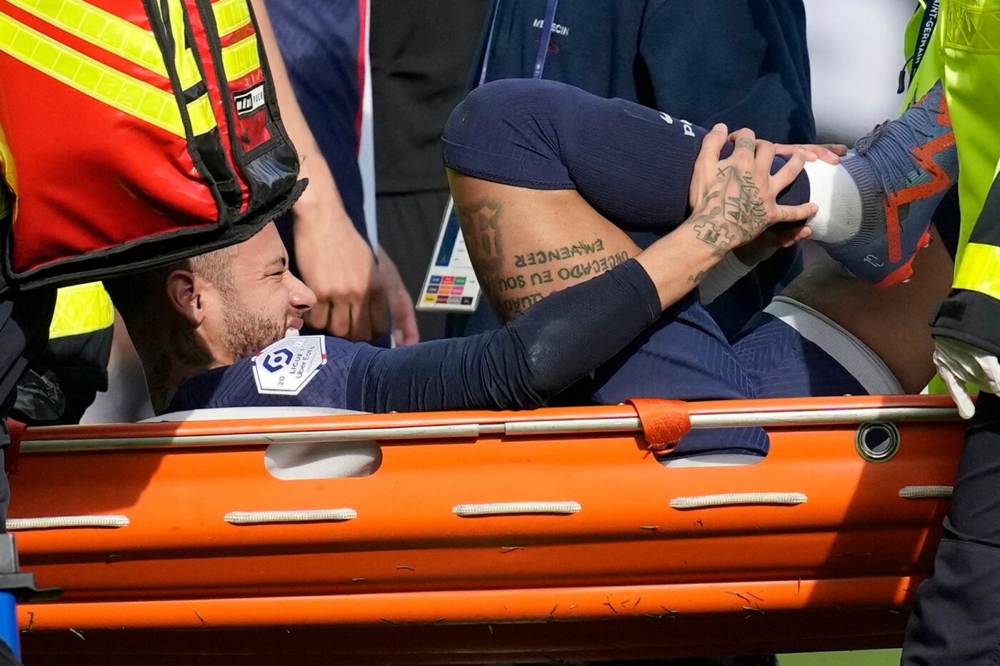 Neymar va fi operat de urgență! Cât timp ar urma să lipsească de pe teren starul lui PSG