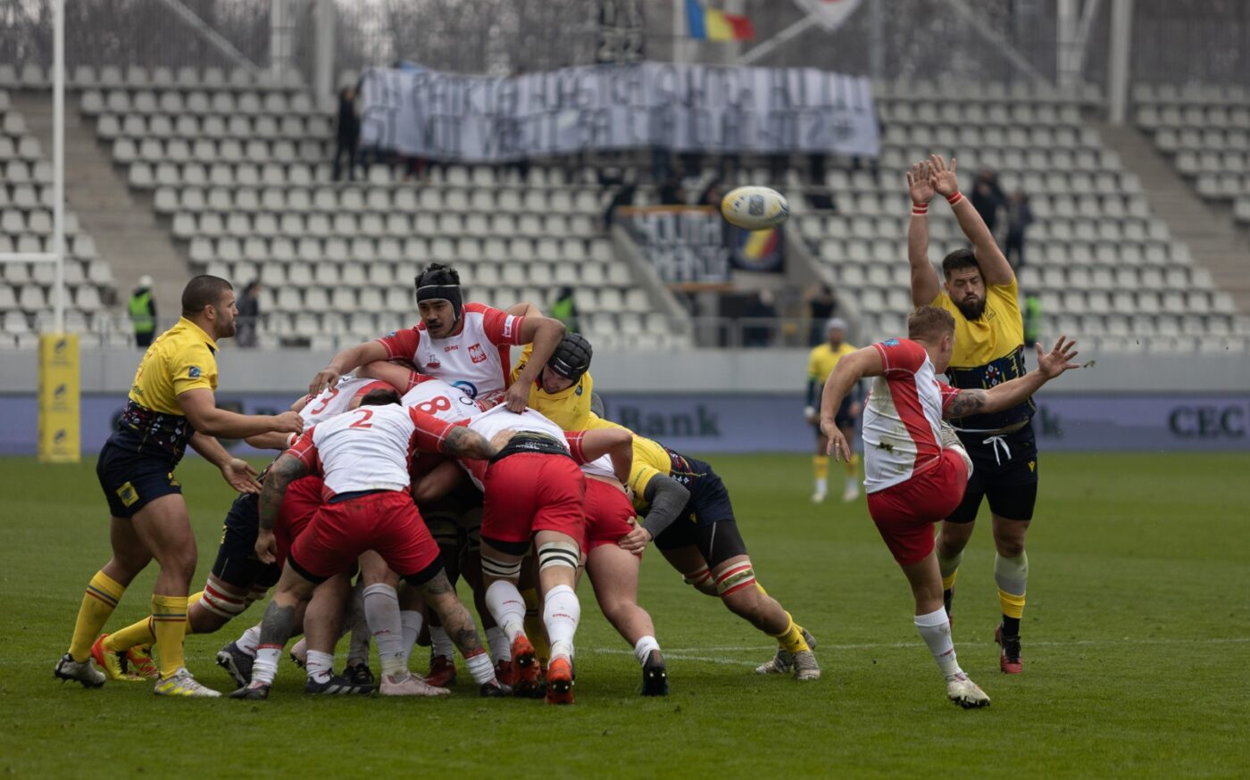 Scandările xenofobe s-au mutat la rugby! Bannere cu subînțeles la meciul dintre România și Polonia | FOTO