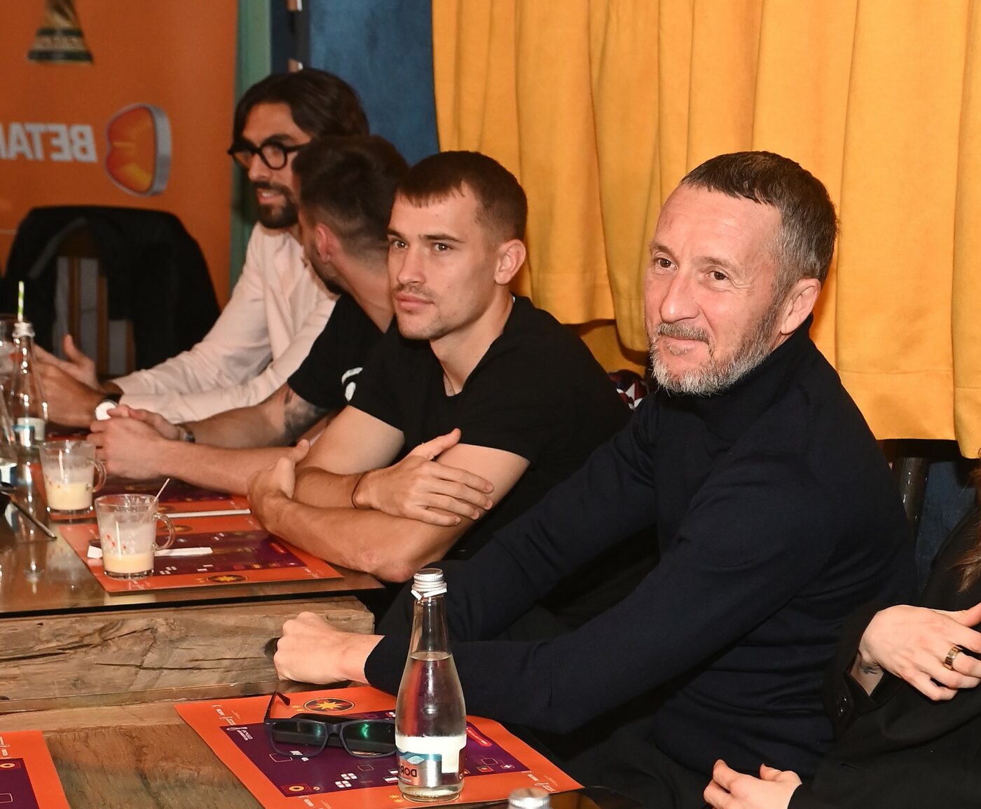 Acuzație incredibilă a lui Leo Strizu la adresa lui Meme Stoica! Fostul antrenor susține că managerul s-ar fi îmbătat rău: „M-a făcut de râs! Să te descalți și să-ți pui să bei din pantof?!” | VIDEO EXCLUSIV