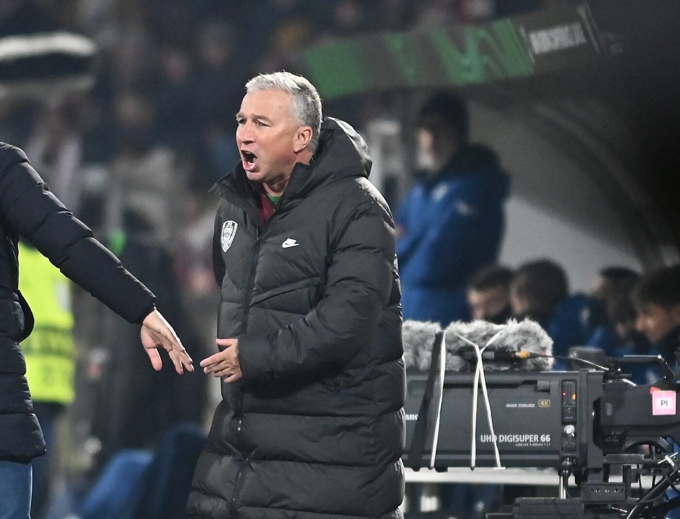 Dan Petrescu, un car de nervi după CFR Cluj – Rapid! A făcut praf arbitrajul și a „explodat” la adresa propriilor jucători: „Cei patru au fost foarte slabi!”. Cine l-a dezamăgit pe antrenor