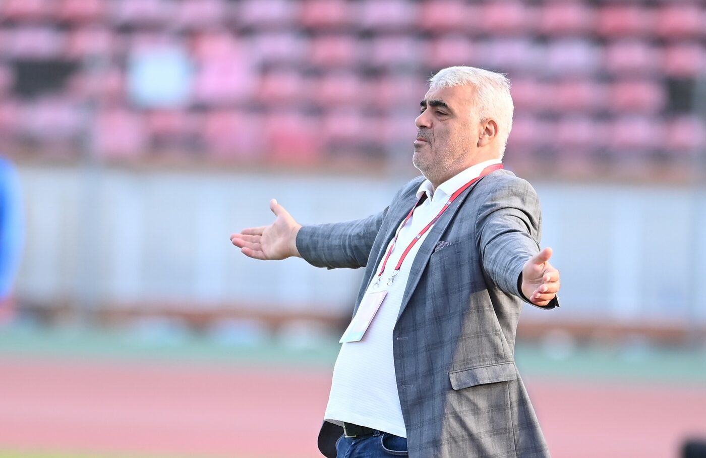 Gestul lui Meme Stoica de Crăciun l-a lăsat mască pe Leo Strizu! Cum a reacționat managerul FCSB când antrenorul le-a trimis colegilor săi un mesaj cu urări de bine pe grupul de WhatsApp: „Atâtea fețe la un om că nici nu mai știi care sunt alea reale” | VIDEO EXCLUSIV
