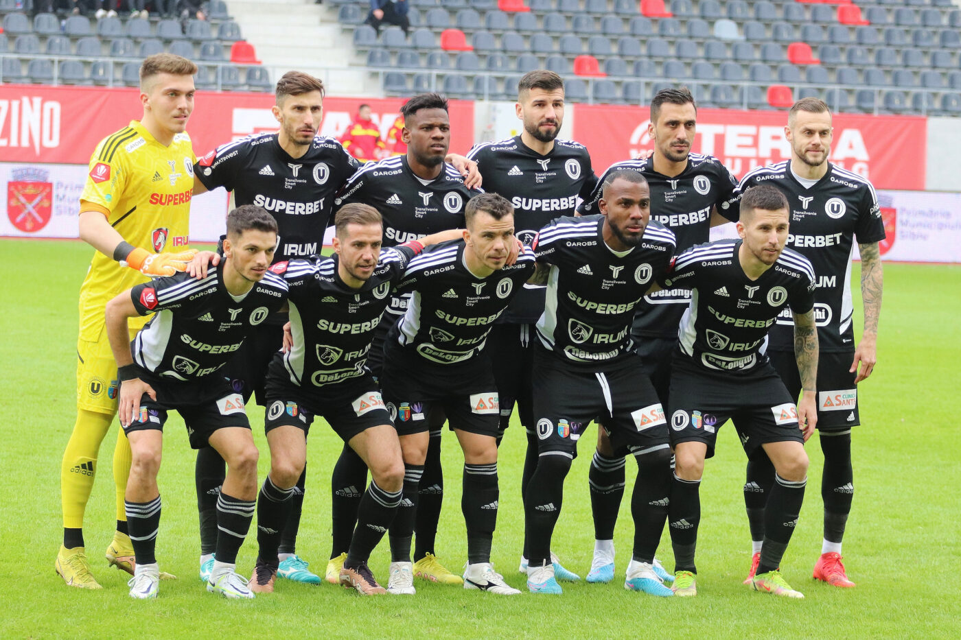 Ce veste mare pentru jucătorii Universității Cluj! Echipa lui Ioan Ovidiu Sabău joacă pe cea mai mare primă din sezon la derby-ul cu CFR Cluj. Câți bani pot lua | EXCLUSIV