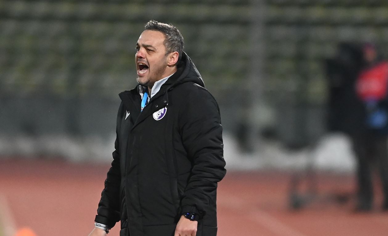 Constantin Schumacher reacționează dur după ce a fost îndepărtat de la FC Argeș: „Mi-am rupt picioarele pentru club, am jucat și prin coclauri”. De ce s-a produs, de fapt, despărțirea | EXCLUSIV