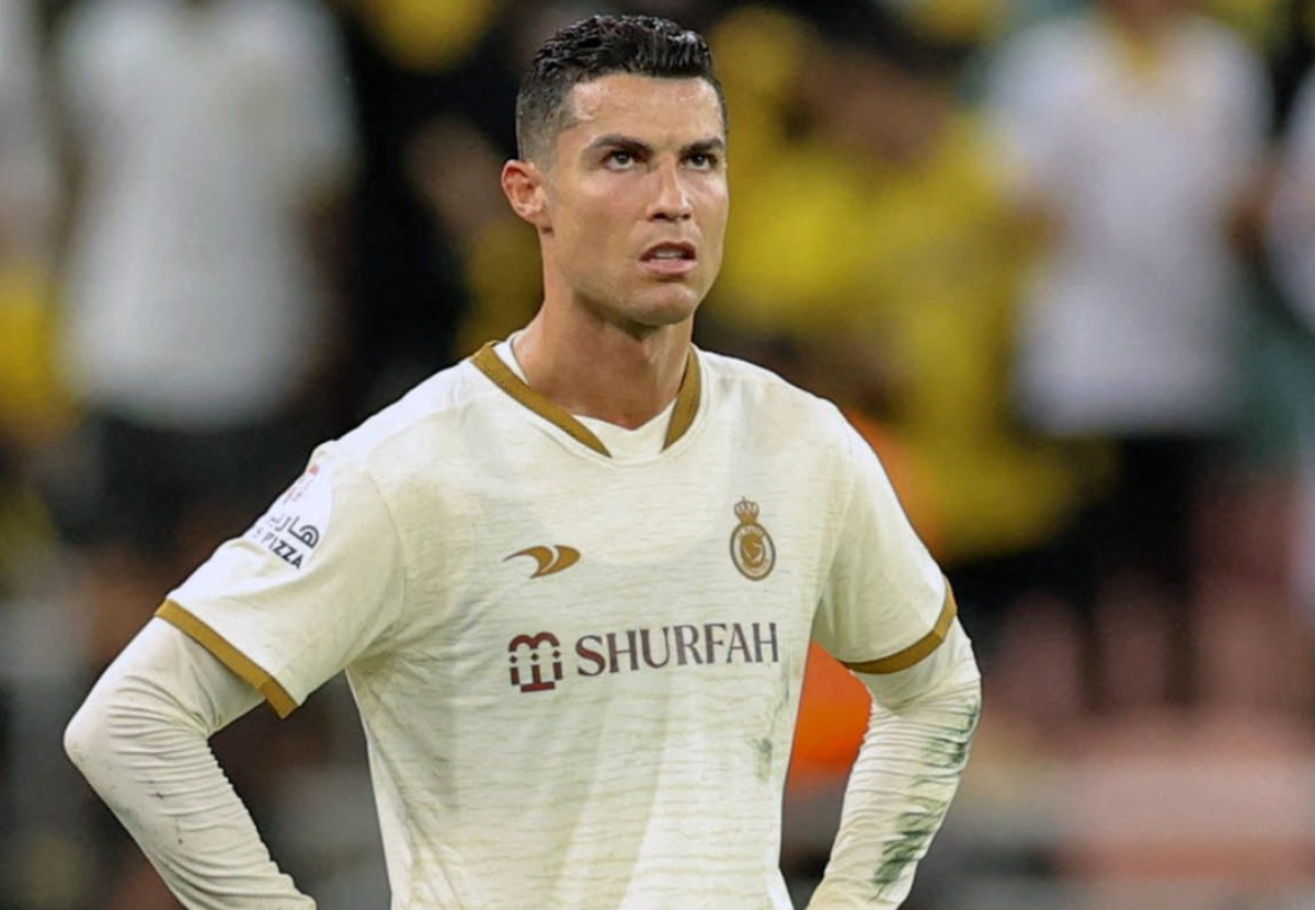 Cristiano Ronaldo s-a „prăbușit” emoțional după ce suporterii adverși au început să îi strige „Messi, Messi” la ultimul meci jucat în Arabia! Cum a cedat starul portughez și ce gest a făcut | VIDEO