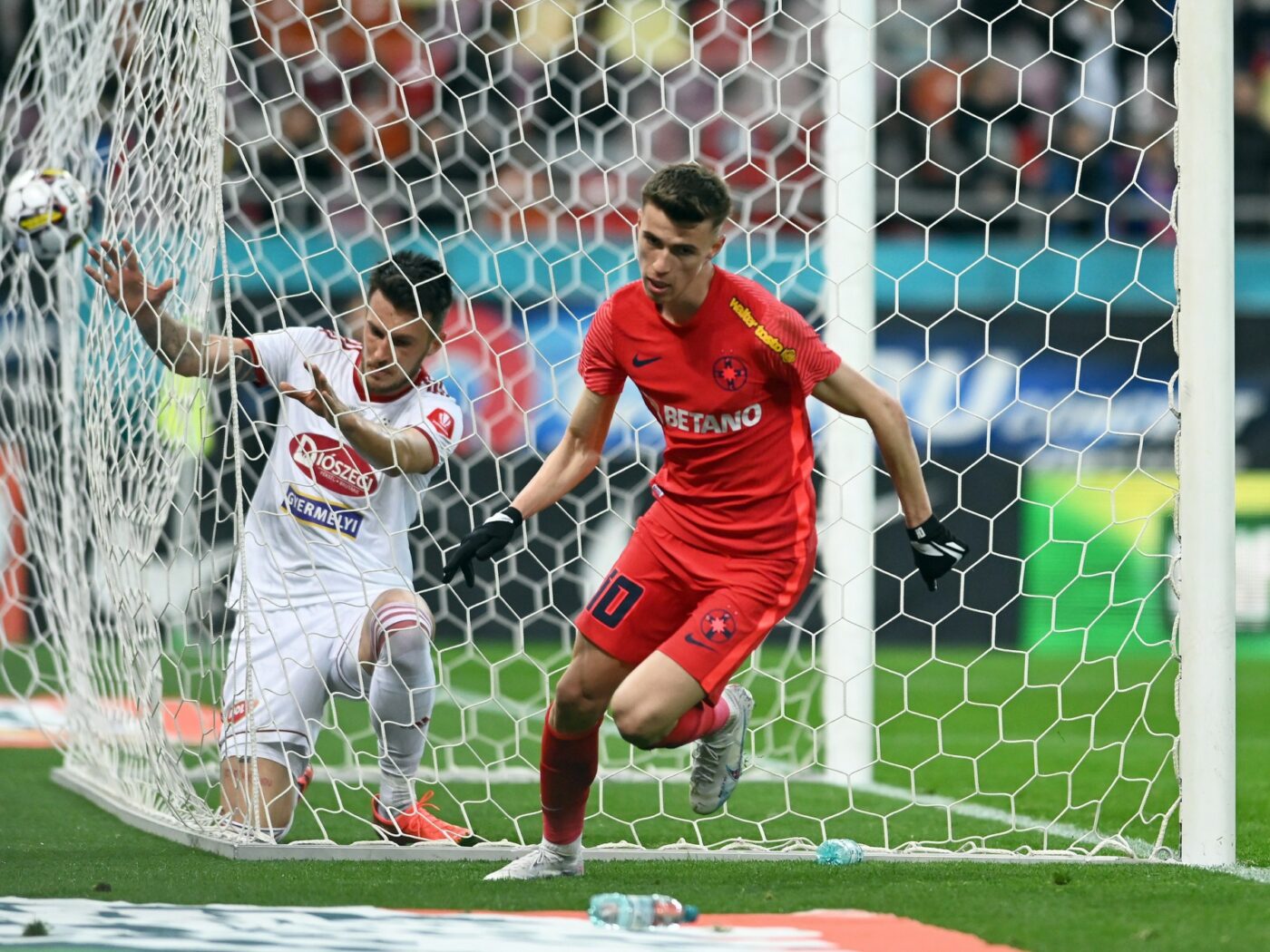 Cum a reacționat starul de la FCSB, Octavian Popescu, după ce Gigi Becali l-a scos din prima echipă: „Dai banul, faci legea!” | EXCLUSIV