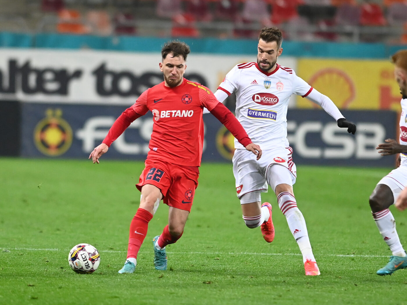 Deian Sorescu este folosit pe poziția de fundaș dreapta la FCSB. Sursă foto: Sport Pictures