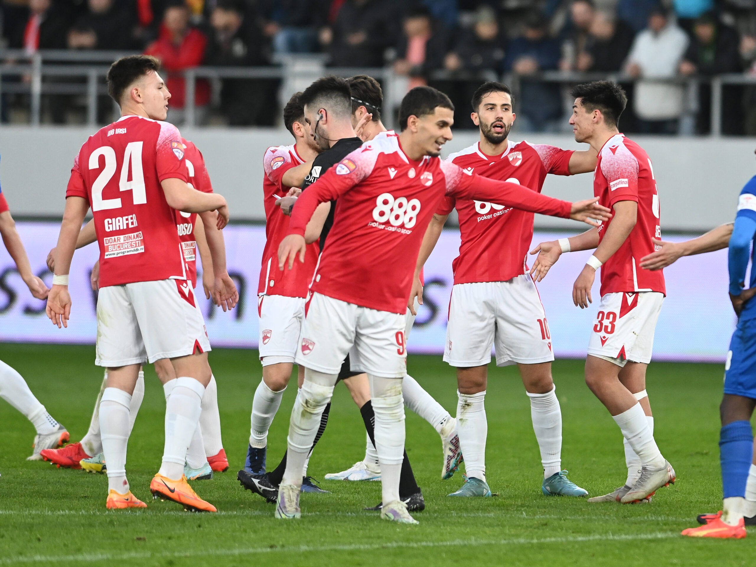 Dinamo vrea victoria cu orice preț în derby-ul cu Steaua din Liga 2