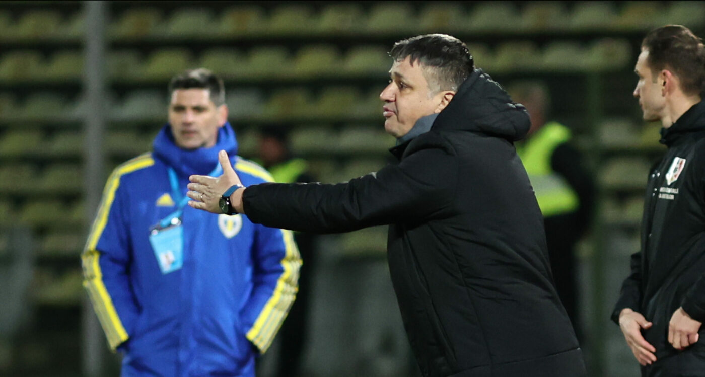 Antrenorul interimar de la FC Argeș le dă dreptate suporterilor care au cerut demisia la meciul cu Petrolul: „E normal, evoluția lasă de dorit!”