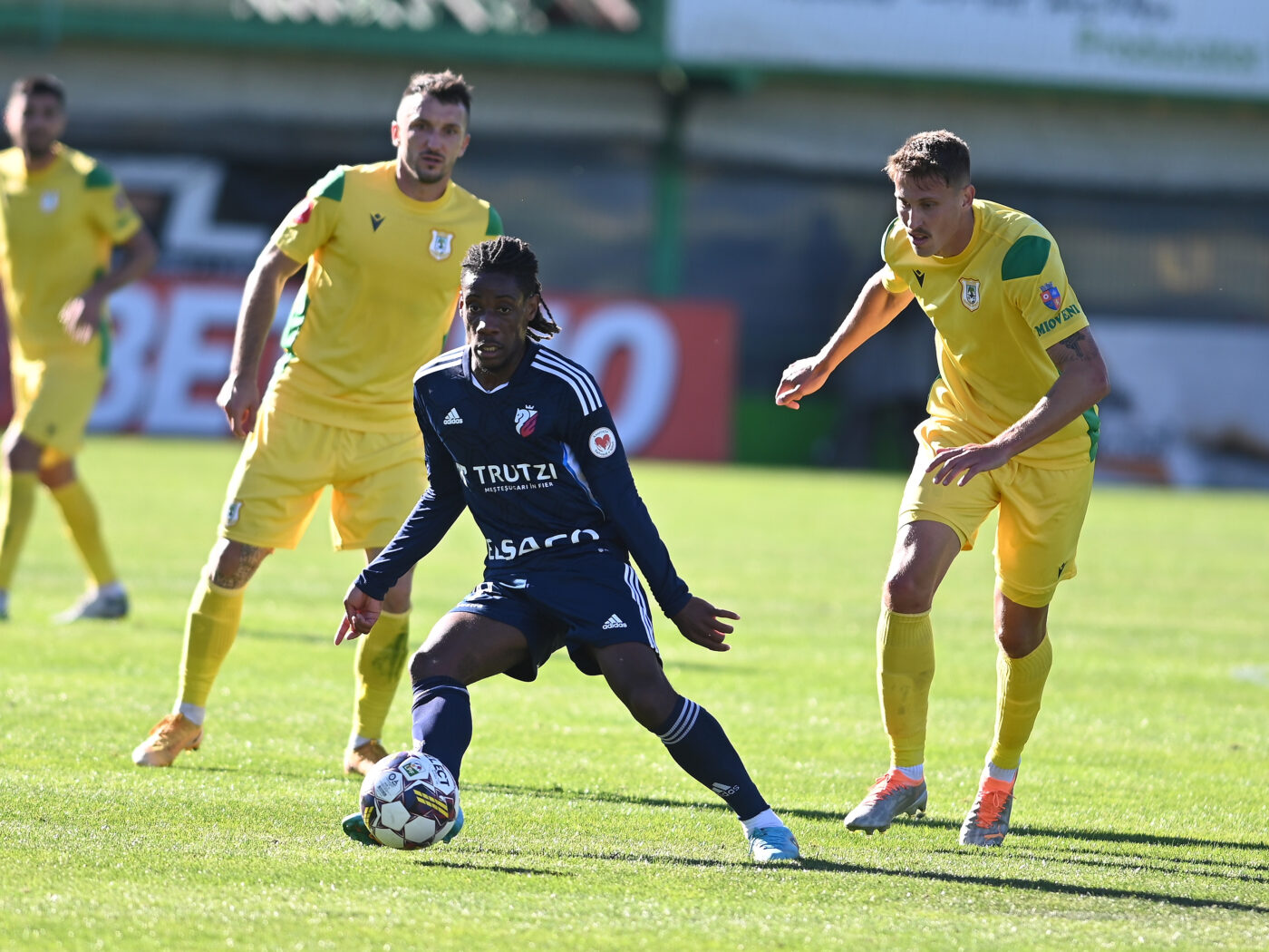 FC Botoșani – CS Mioveni 1-1, în etapa 30 din Superliga. „Lanterna roșie” smulge un punct pe finalul meciului