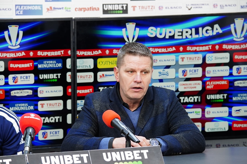 Flavius Stoican, supărat pe jucătorii săi după înfrângerea cu FCU Craiova: „Pierdem puncte pe greșeli din astea. Trebuie să băgăm capul în contră!”