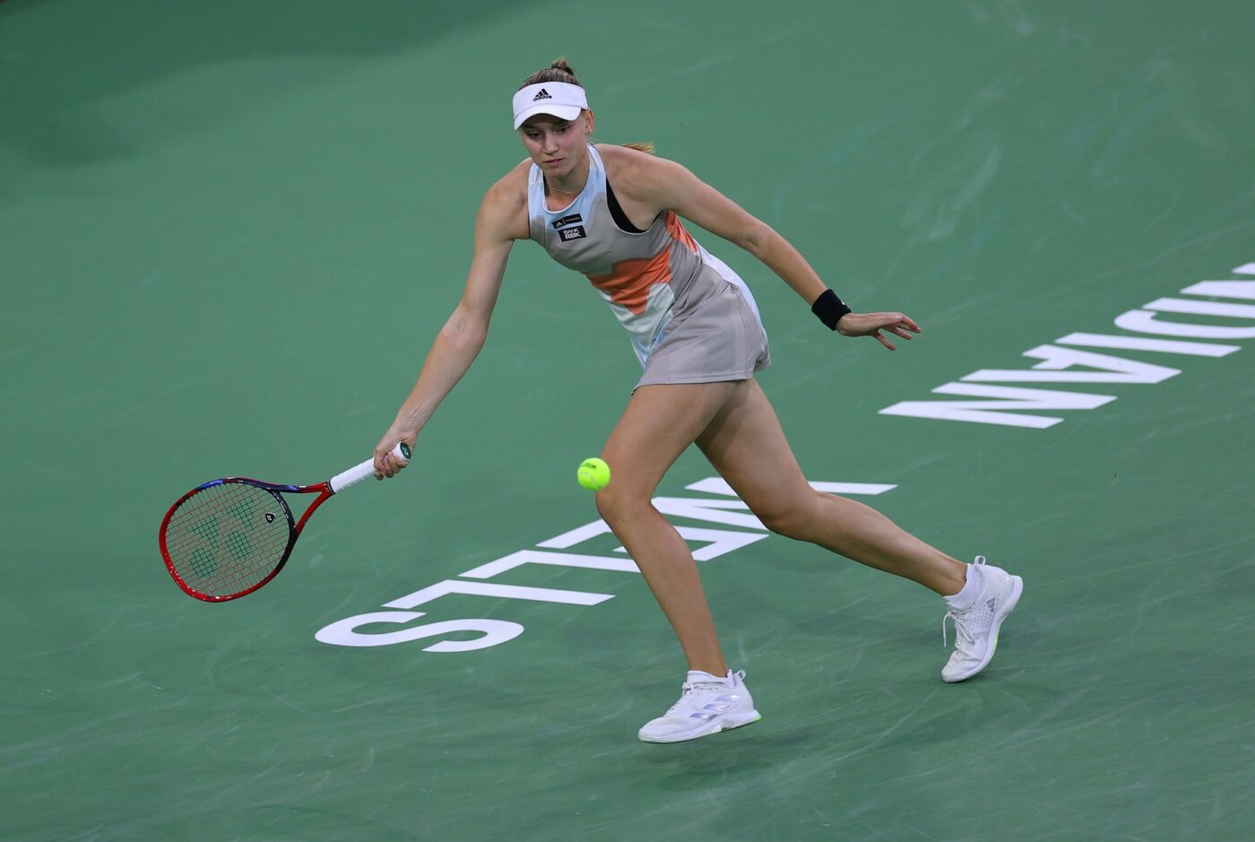 Încă un scandal zguduie din temelii circuitul feminin WTA! Ce îi face antrenorul rusoaicei Elena Rybakina la vestiare? Acuzațiile dure pentru Stefano Vukov sunt contrazise chiar de rivala Simonei Halep, dar toată lumea se întreabă dacă e realitatea sau doar frică!