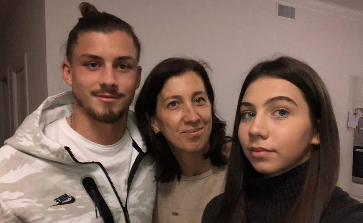 Secretele și sacrificiile familiei lui Radu Drăgușin. Mama fotbalistului a divorțat de tatăl jucătorului când copilul avea 9 ani și și-a luat trei job-uri ca să îl poată întreține