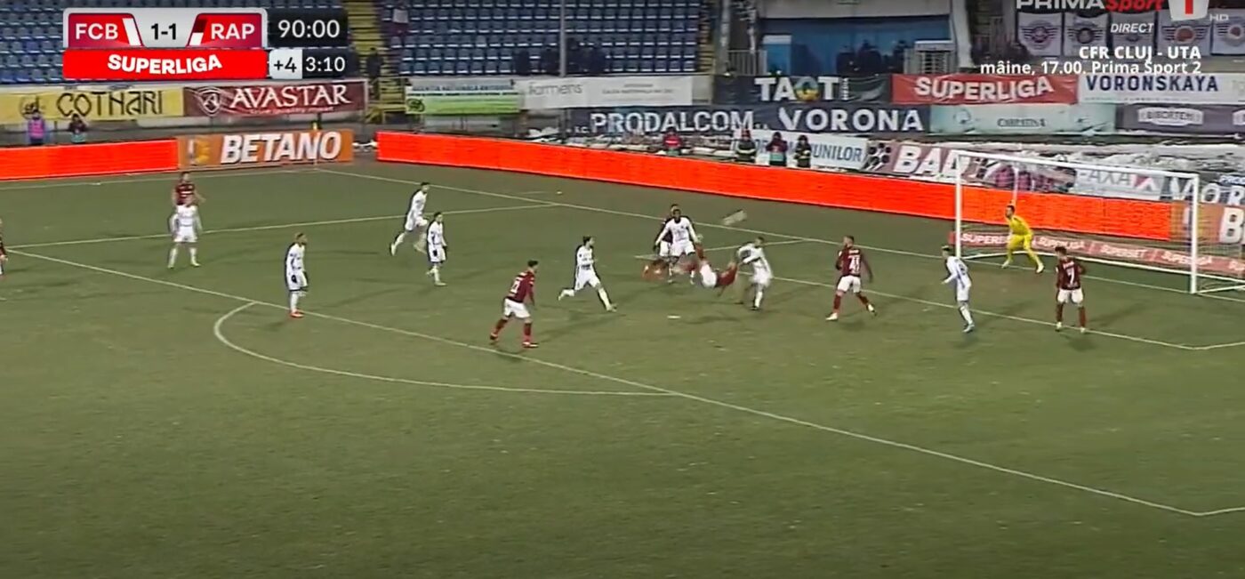 Nu așa joacă un fundaș central! Moment fabulos în Superliga! Dragoș Grigore i-a adus Rapidului victoria la Botoșani cu un euro-gol în prelungiri!