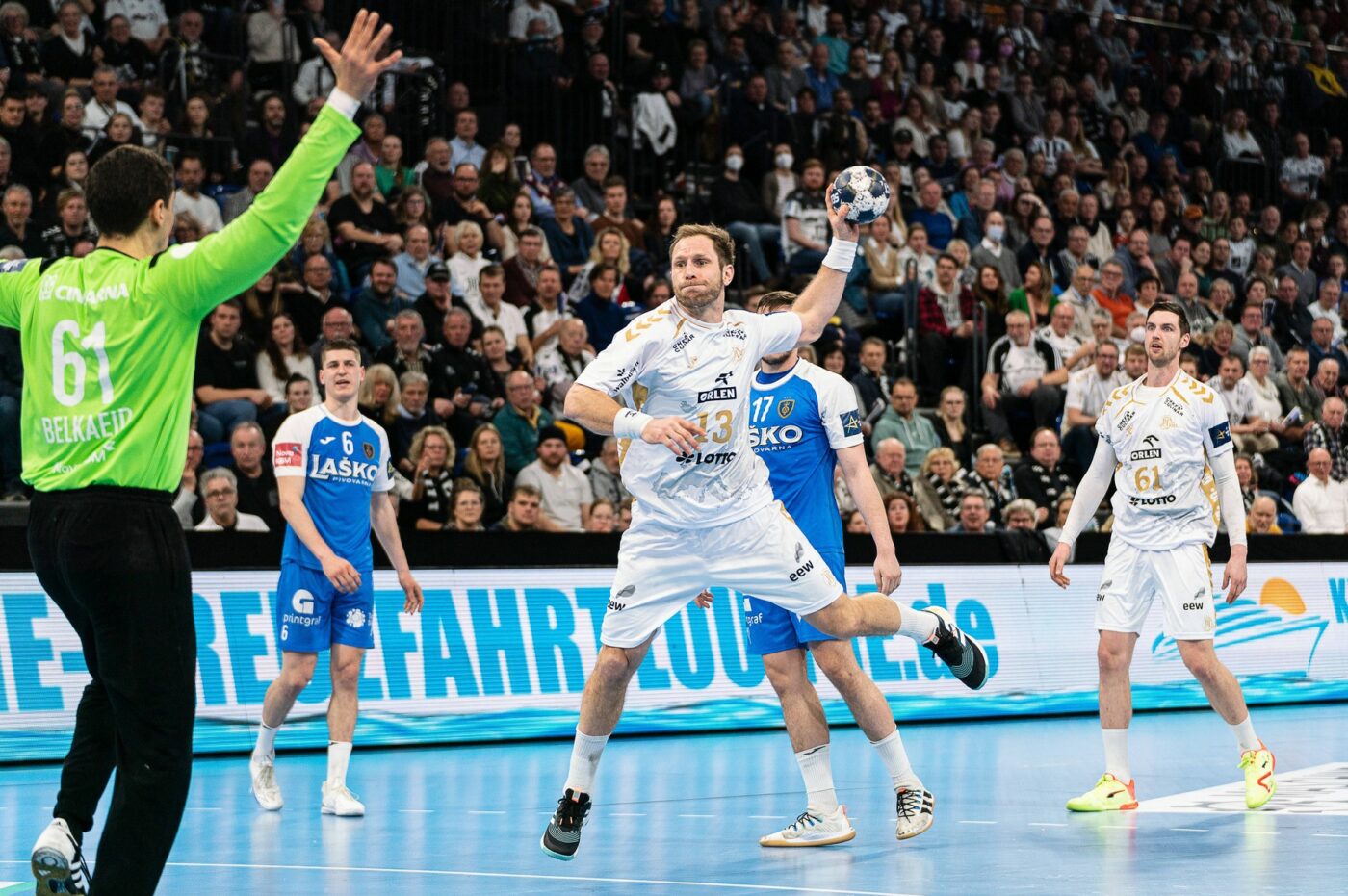 O echipă de cinci stele revine în România pentru meciul anului! Cine este gigantul THW Kiel, adversara care va umple tribunele Sălii Polivalente la partida de gală cu Dinamo | SPECIAL
