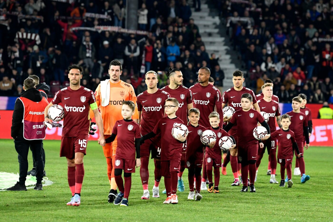 Omul cu banii de la CFR Cluj, semnal de alarmă pentru jucători și Dan Petrescu, după remiza cu Rapid: „Ne relaxăm după goluri!” Cum a trăit finalul din Gruia: „Am înghețat!” | EXCLUSIV
