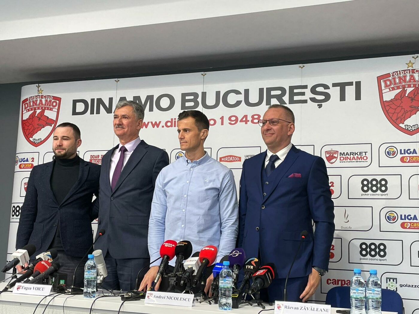 Tot mai multe semne de întrebare legate de noii acționari majoritari de la Dinamo: „Continuă povestea, nu s-a schimbat nimic!” / „Ceva ne scapă, pare o schemă, pare că ai venit la o găinărie!” | EXCLUSIV ProSport Live