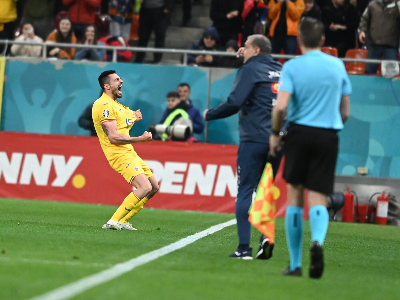 Andrei Burcă, moment de bucurie rară în România – Belarus. Cum a sărbătorit fundașul naționalei primul gol marcat pentru echipa națională | GALERIE FOTO